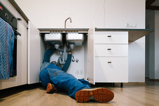 Professional Leak Detection technician working in Midway, FL